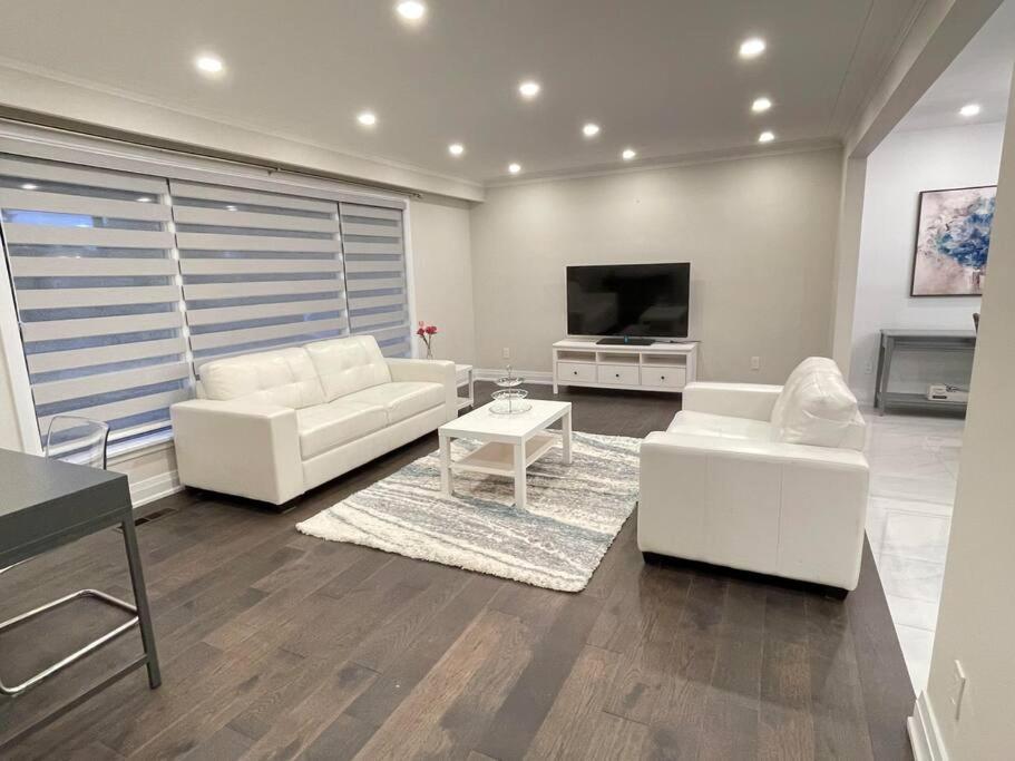 3-Bedroom Modern Luxury Apartment In The Heart Of City Toronto Extérieur photo