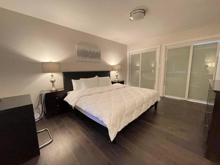3-Bedroom Modern Luxury Apartment In The Heart Of City Toronto Extérieur photo